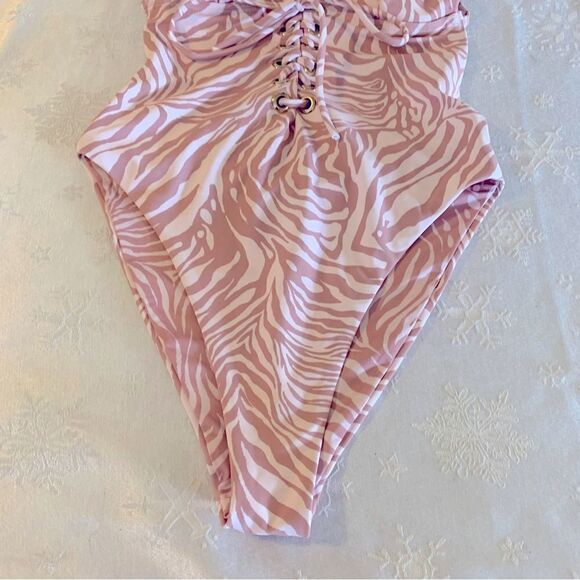 P2F Power 2 the Flower Swimsuit Zara Blush Animal Print Padded Sz Small NWOT - Picture 6 of 12